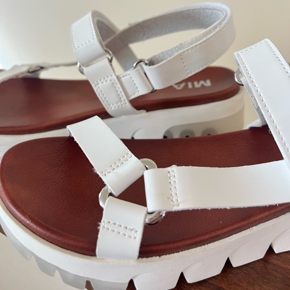 MIA Women's White Sandals - Picture 5 of 9